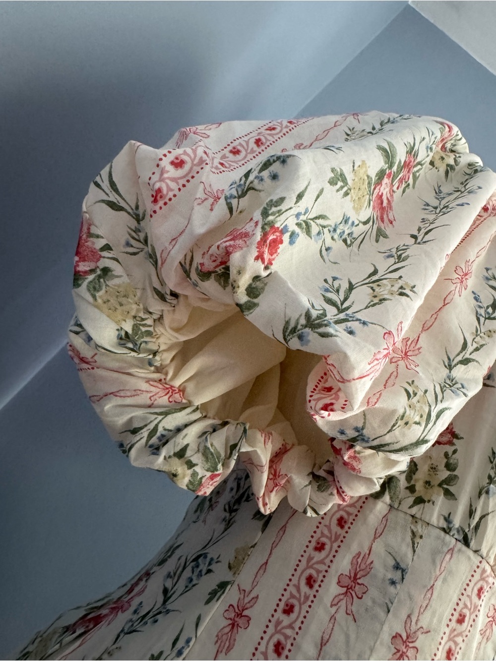 Storia Cream Floral Puff-Sleeve Maxi Dress with Pink Rose Print - Picture 3 of 15